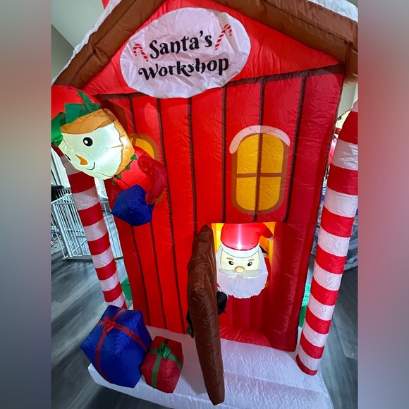 Animated Santa's Workshop Inflatable Christmas Santa Opens Door! RARE HTF Elves - Picture 13 of 15